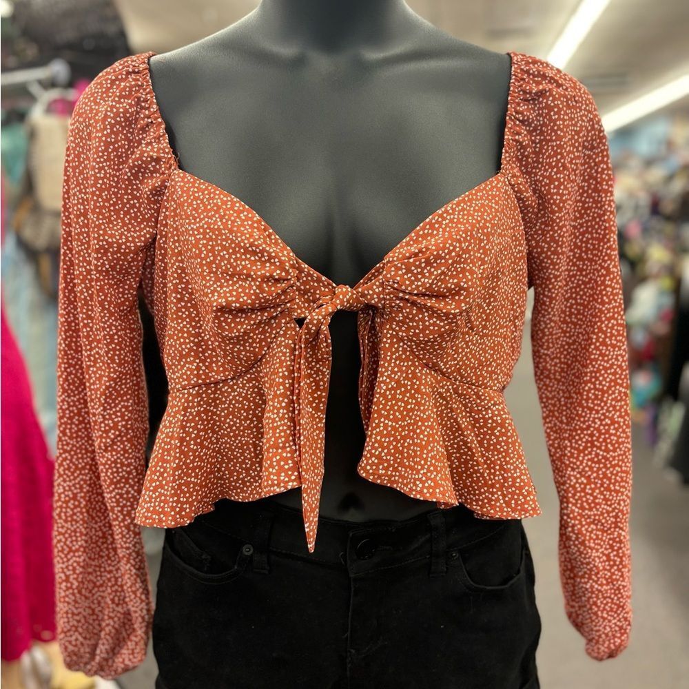 Alter'd State ladies Lg burnt orange w/ white spots crop top